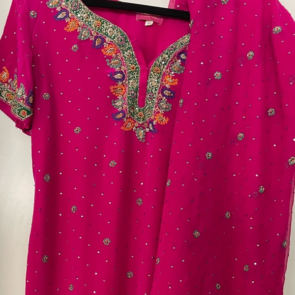 Frontier heritage ready to wear readymade party designer pink magenta embroidery - Picture 5 of 11
